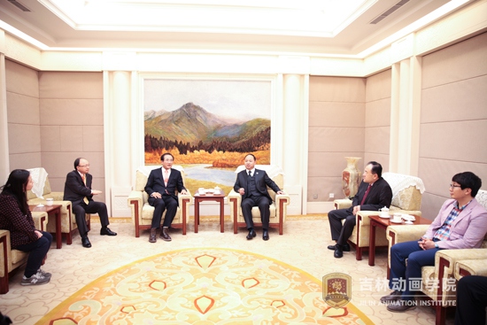 3董事长郑立国与韩国到访来宾交流.jpg \